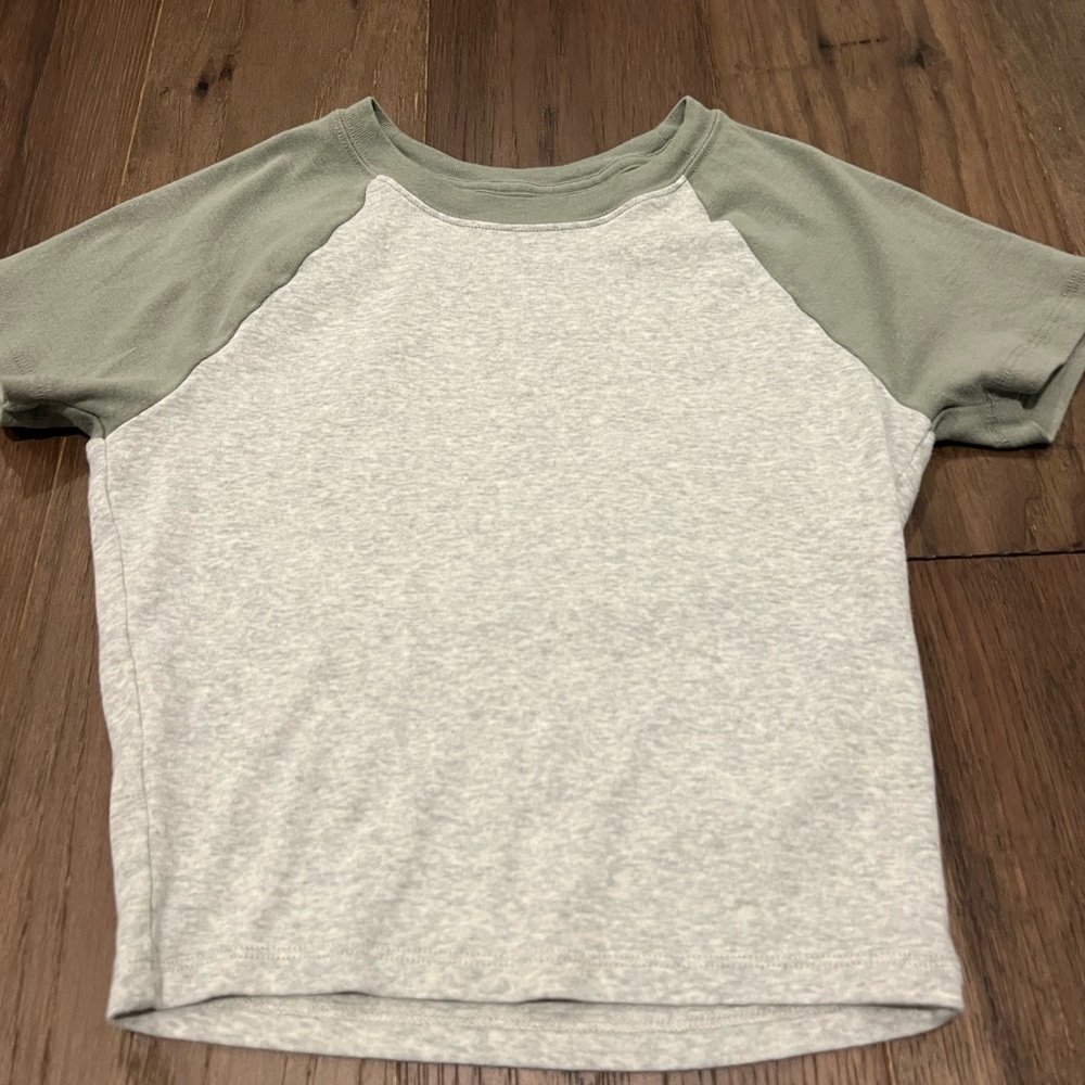 Hollister COTTON CREW BABY TEE Light Heather Grey-Sage Green Small